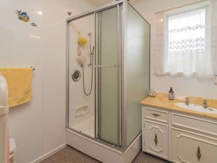 1/16 Cobham Crescent Stoke_8