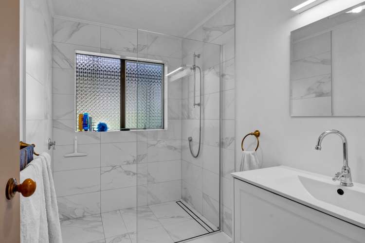 130 Cross Road Lepperton_8