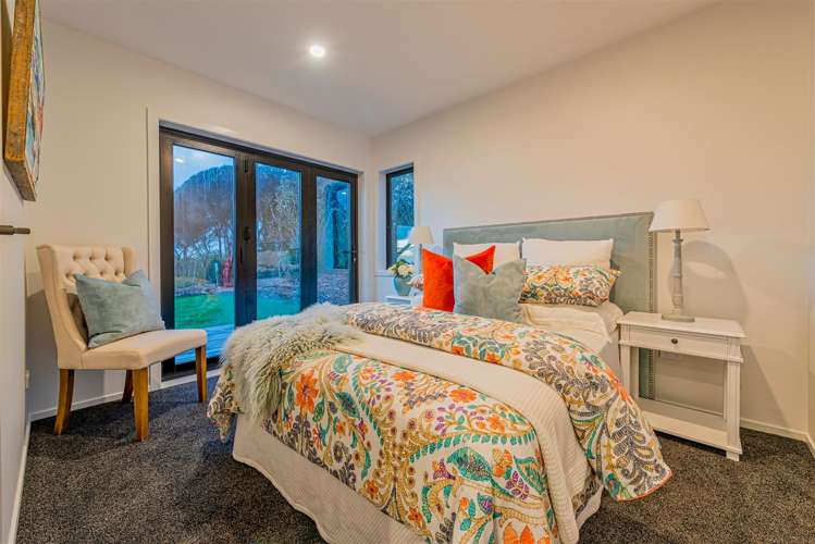 123 Piha Road Piha_24