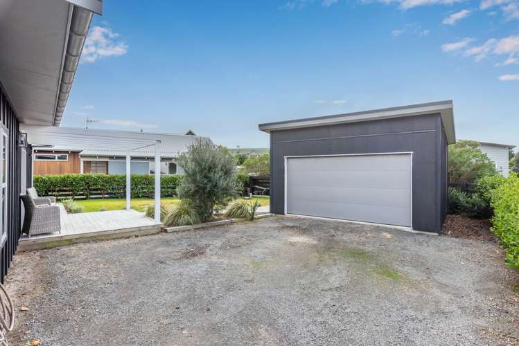 6 Olliver Grove Waikanae Beach_11