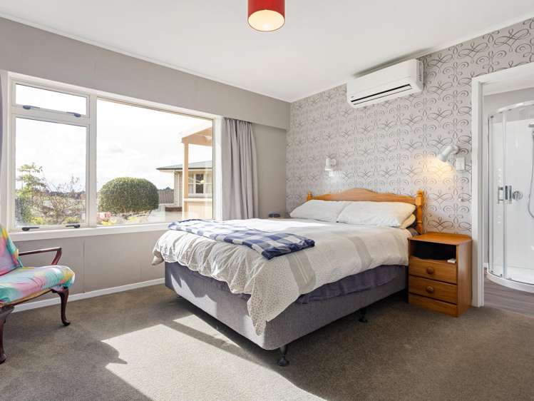 8 Magenta Place Dinsdale_12