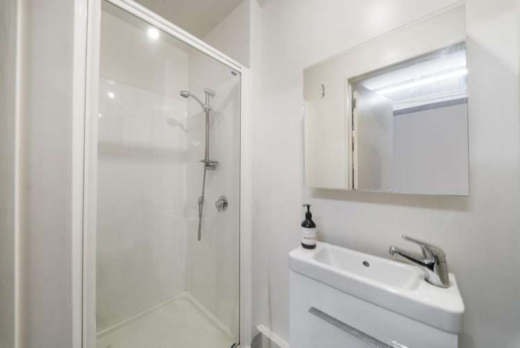 2/6 Loft Place Kumeu_6