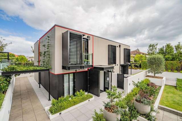 Luxury Apartment in The Bays