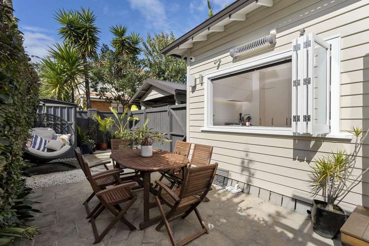 24 Queensway Three Kings_10