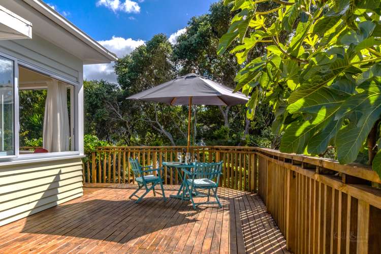 19 Ocean View Road Huia_6