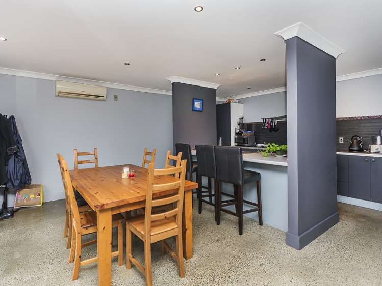 22b Drummond Crescent Kelson_6