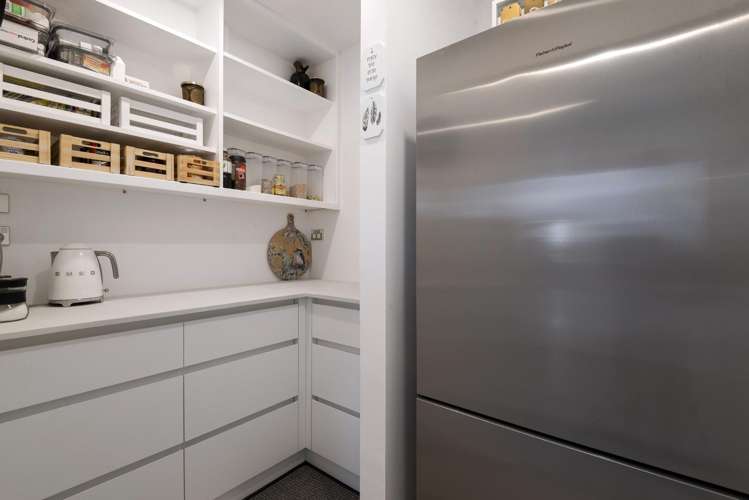 690 Ridge Road Riverhead_10