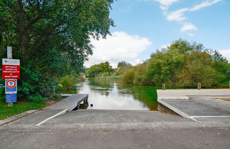 13/1420 Hamurana Road Mourea_27