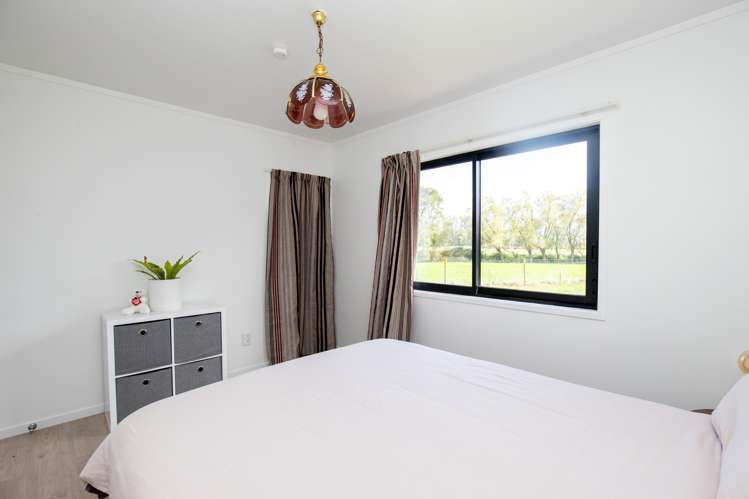 230 Central Road North Waitakaruru_15