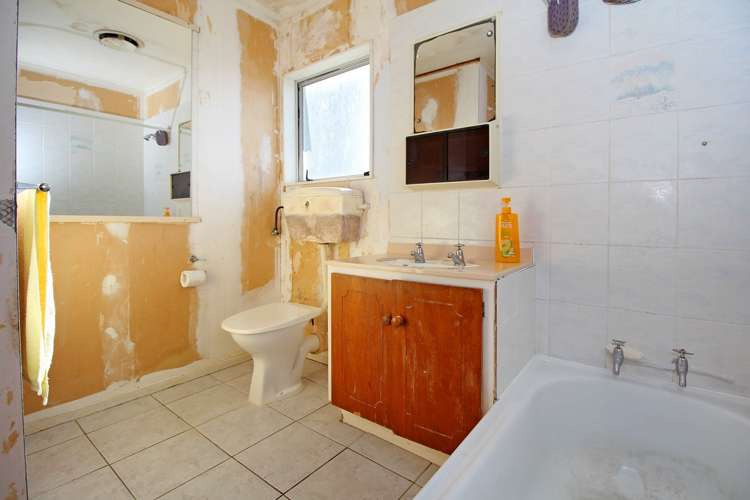 122 Boundary Road Clover Park_10