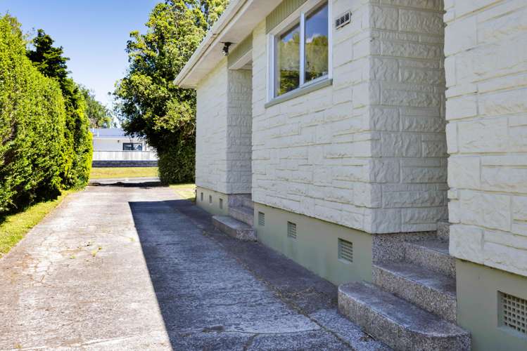 114 Brecon Road Stratford_5