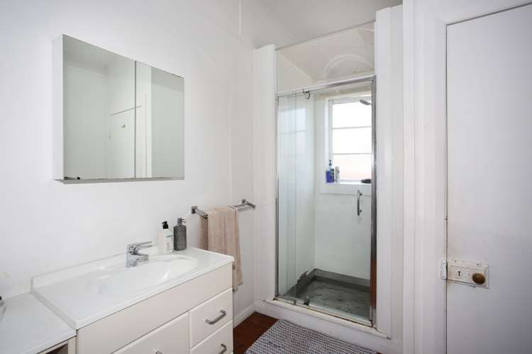 87 Creightons Road Clevedon_11