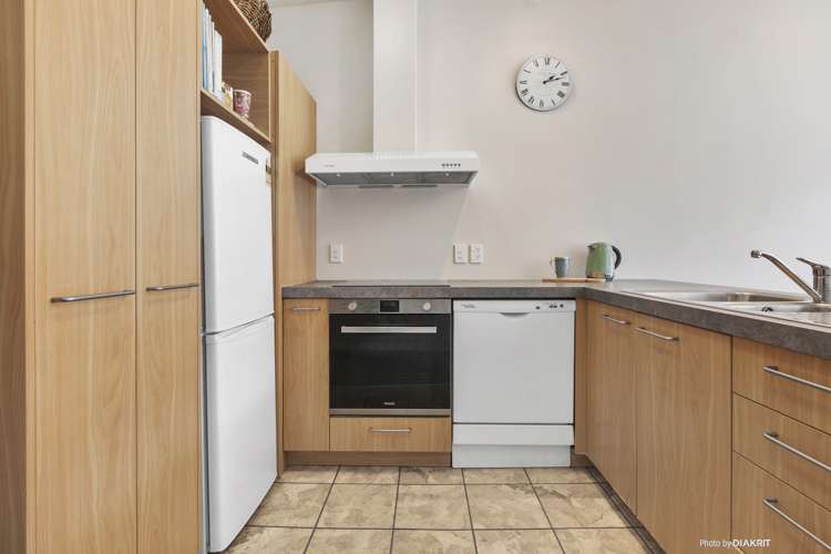 9/7 Hanson Street Mount Cook_7