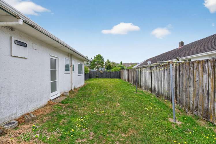 1/57 Ararino Street Trentham_14