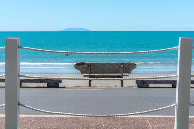 4/23 The Strand Onetangi_20