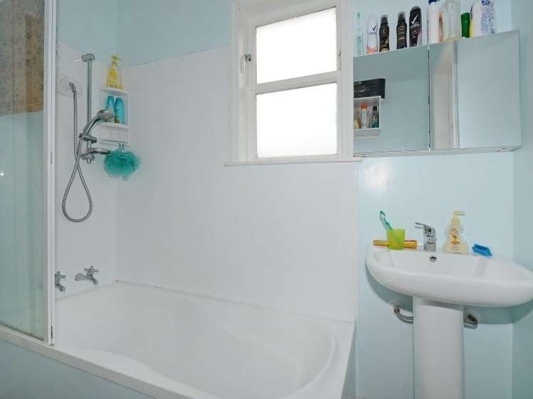 1 Bush Street Naenae_5