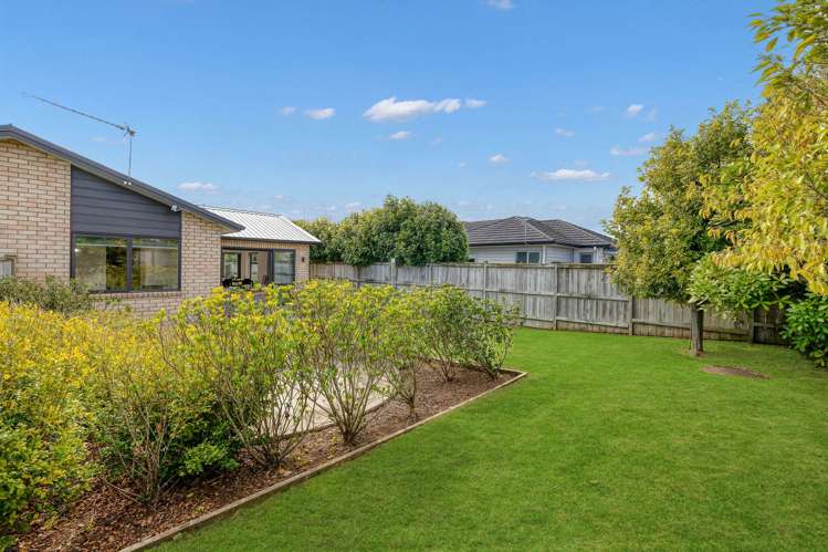 16b Marine Garden Crescent Beachlands_16