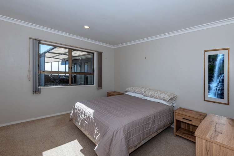 230 Fairway Drive Kamo_7