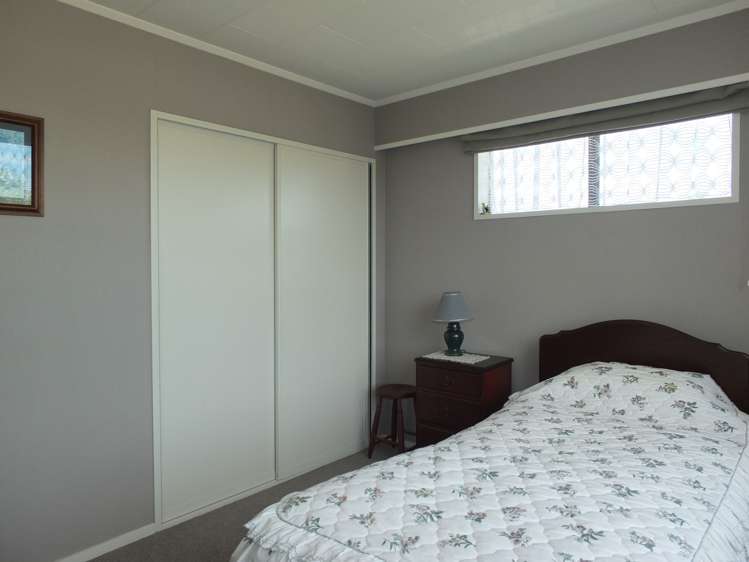 150 Pages Road Marchwiel_12