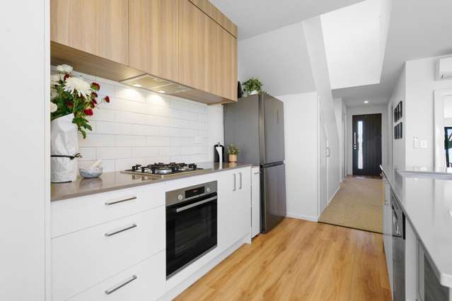 2/102 Swayne Road Cambridge_4