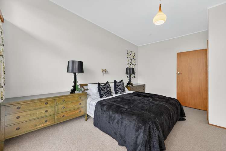 11 and 13 Puketaha Road Swanson_24