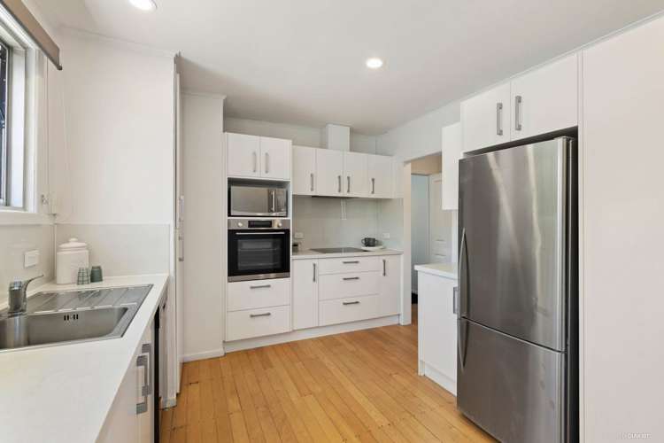 3 Quiet Street Te Atatu South_3