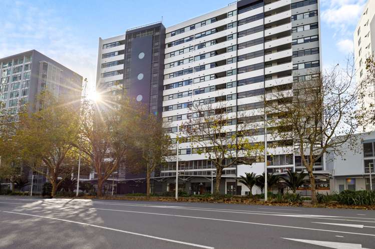 610/18 Beach Road Auckland Central_13