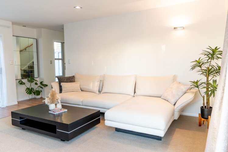 8 Roy Maloney Drive Henderson Heights_1