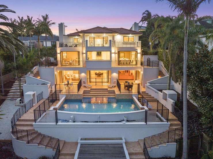 TV star Suzanne Paul sold 473 Riddell Road, in Auckland's Glendowie, in 2004, just before she went bankrupt. Photo / Supplied