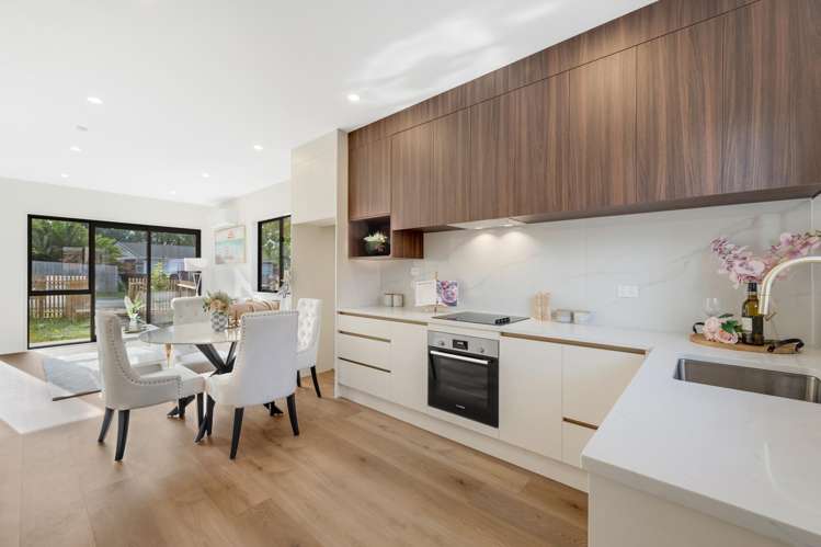 2/140 Edgewater Drive Pakuranga_4