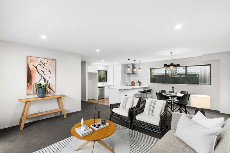 2/90 Bishop Street_0