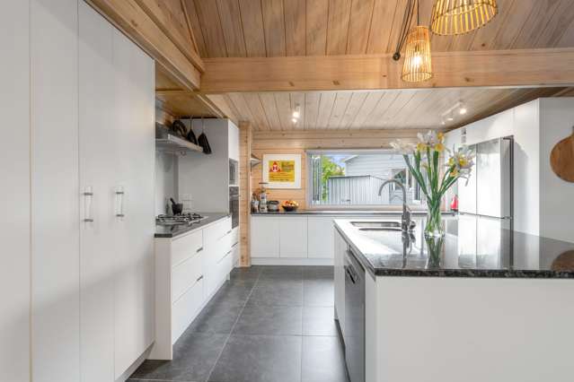 5 Triumph Dell Pauanui_3