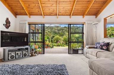 211 Whau Valley Road_3