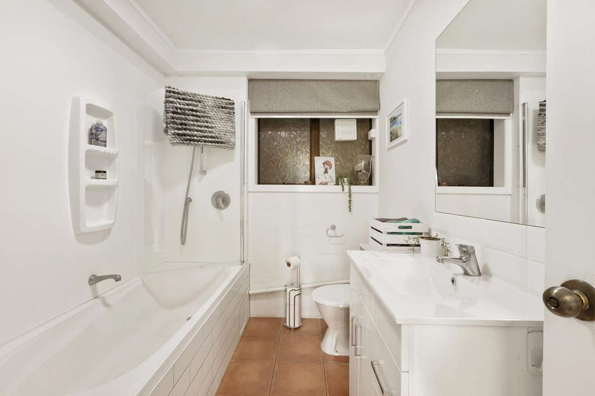 2/238 The Esplanade_3