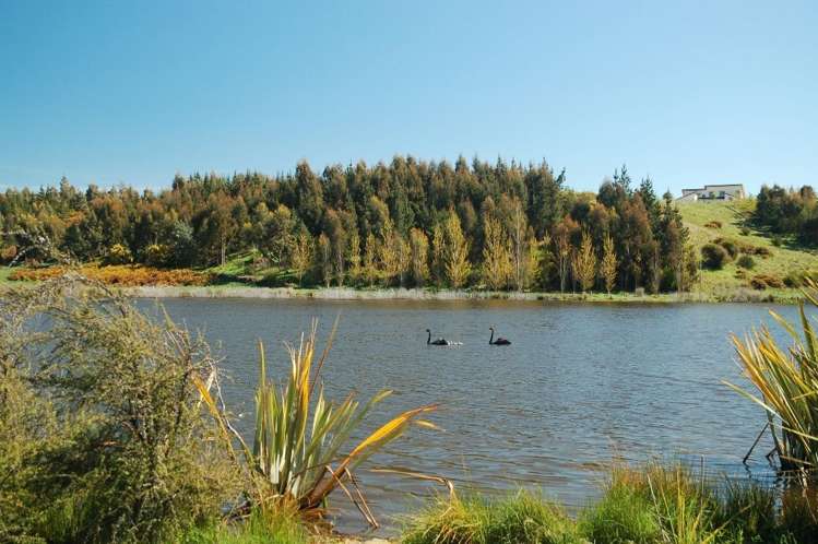 14 Lake View Place Fairhall_2