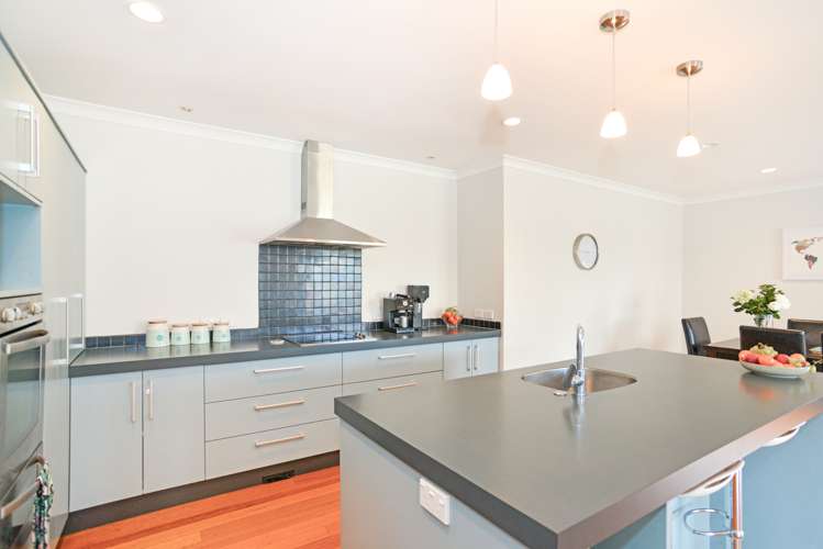 9 Aiden Lane Raureka_1