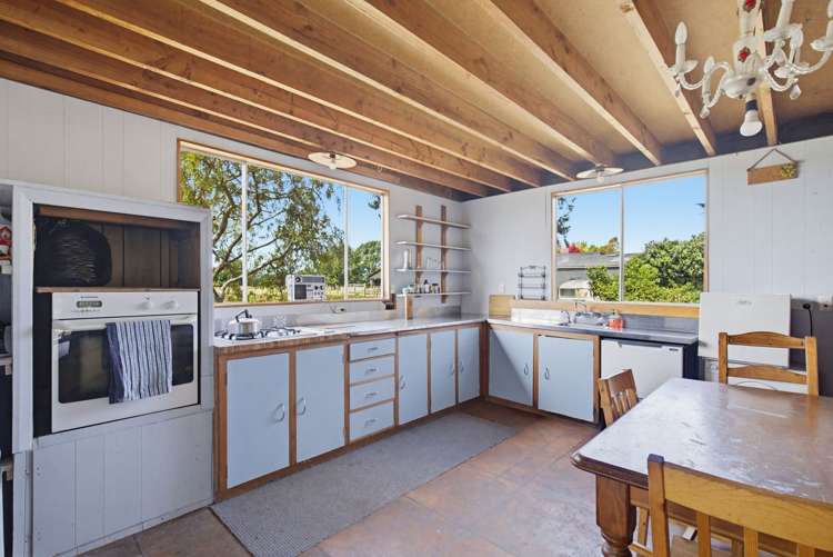 76 Lyndhurst Drive_1