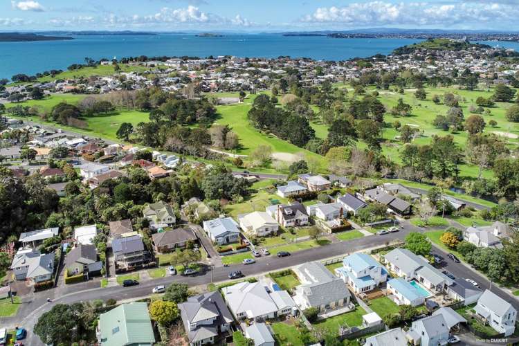 37 Hanlon Crescent Narrow Neck_16