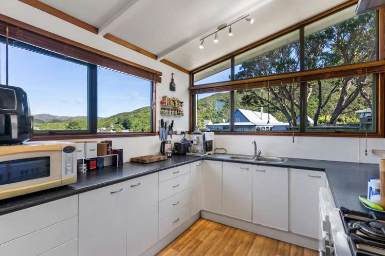 84 Thurleigh Grove Karori_11