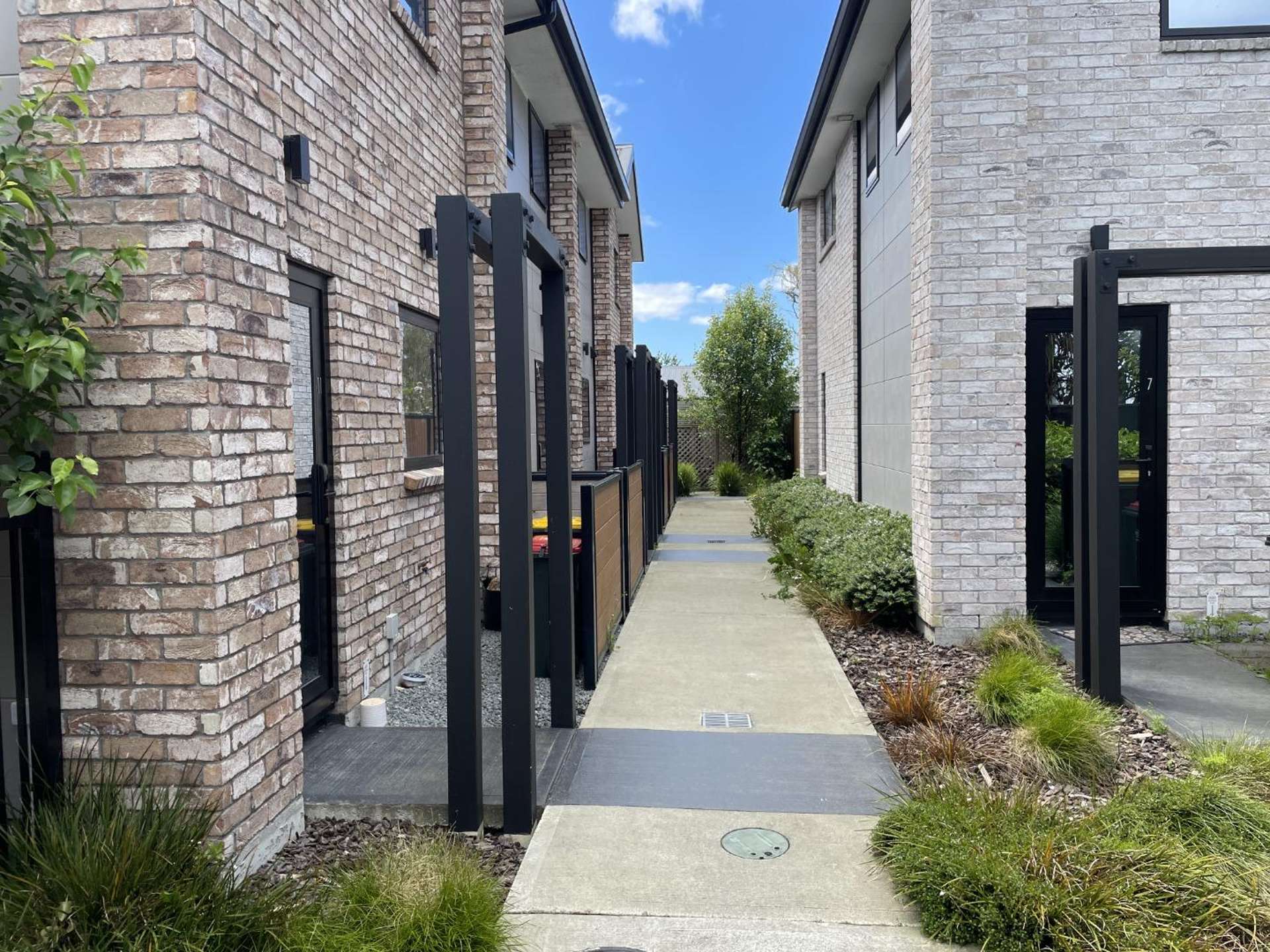 10/17 Pearce Crescent 1353_0