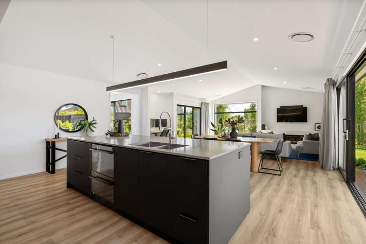 8 Kirkland Crescent Harewood_4