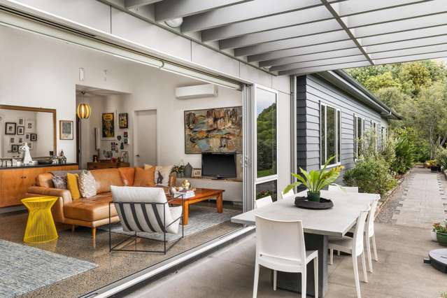 The best of both worlds, sought-after location!