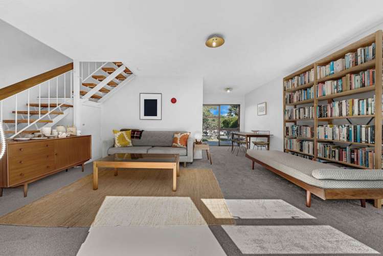 2/151 Blockhouse Bay Road_1