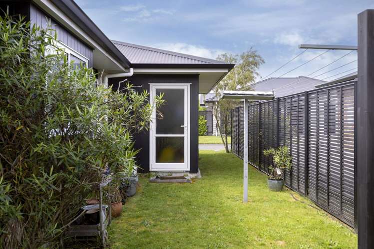 11 Maison Way Rangatira Park_19
