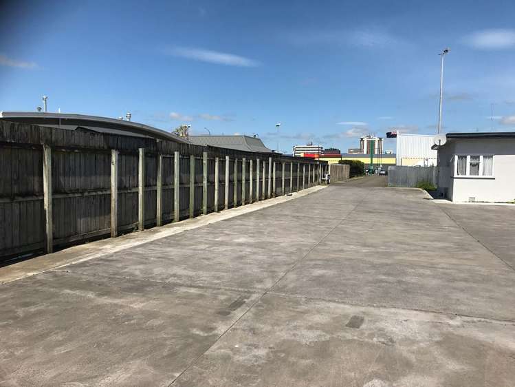 2/229 Featherston Street Palmerston North_13