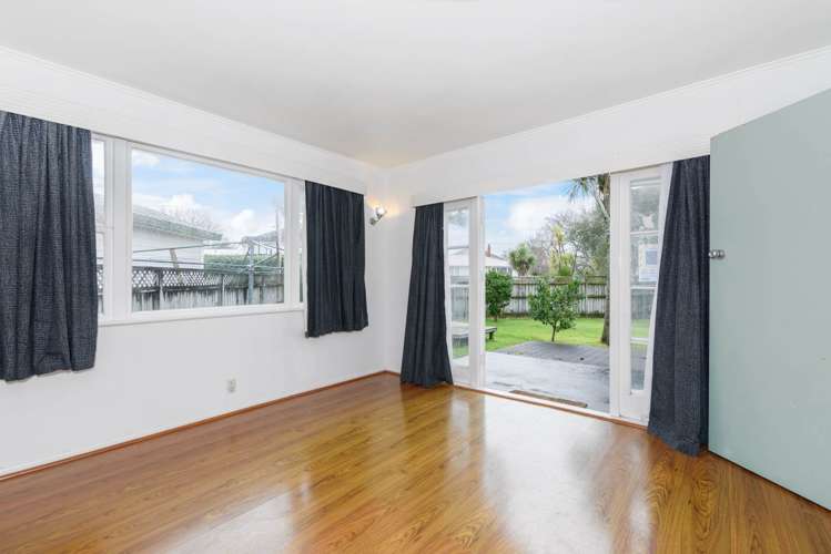 38 Buscomb Avenue Henderson_14