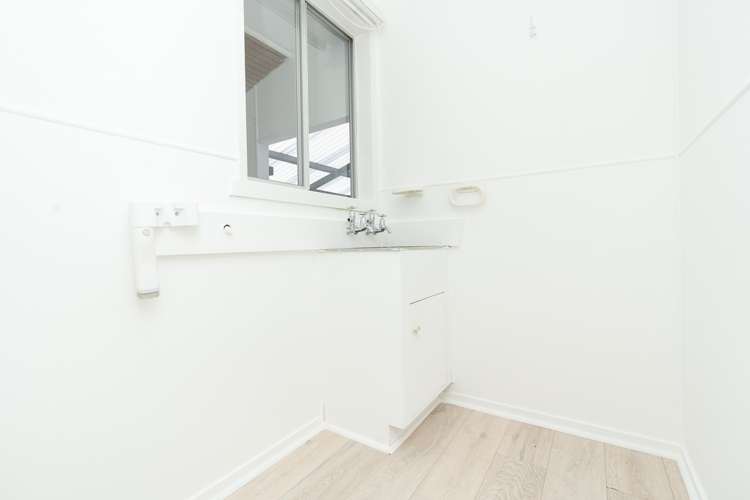 76 Saxbys Road Deanwell_16