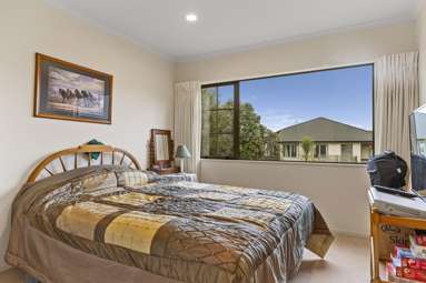 31 Lakeridge Close_3