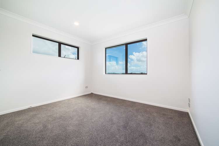 84 Donegal Park Drive Flat Bush_15