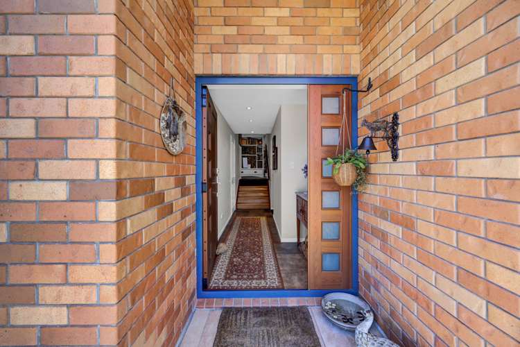 9 Elizabeth Grove Stratford_49